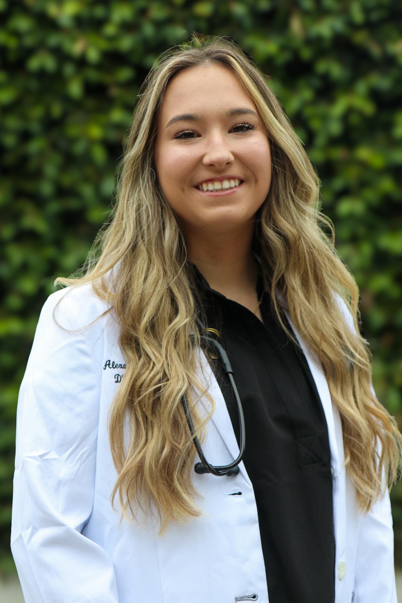 Dr. Alexandria Clifton Veterinarian Costa Mesa